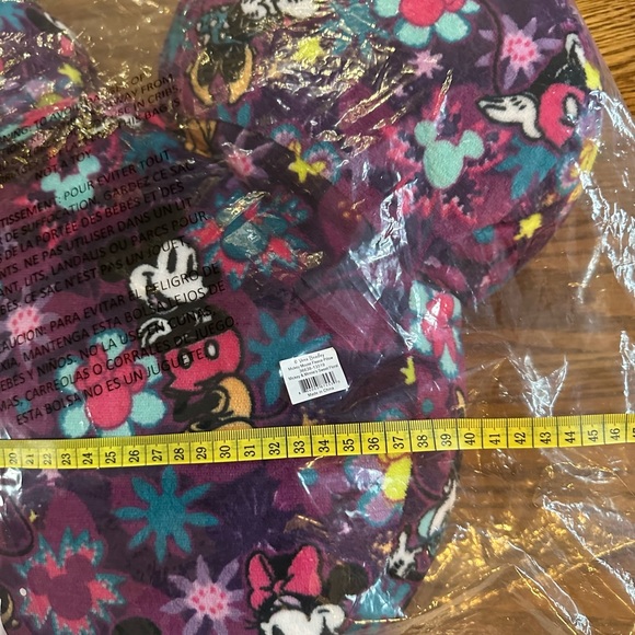 Mickey head pillow from Vera Bradley- festers Mickey and Minnie- very soft NWT - Picture 9 of 9